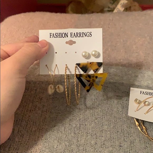 earrings - Picture 3 of 5